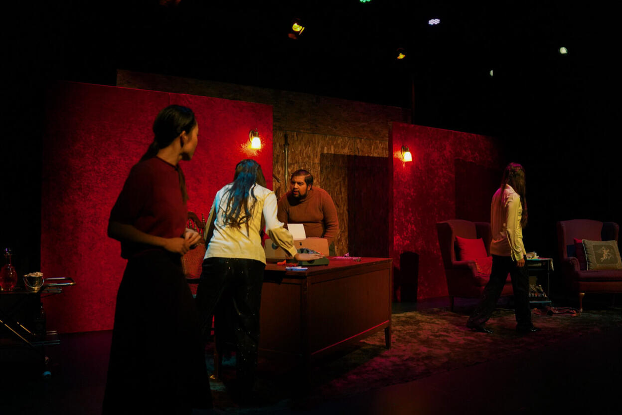 Helga Ten Dorp pays a visit to Sidney and Myra